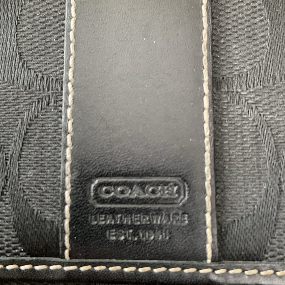 Coach long wallet with check book cover - Picture 14 of 16